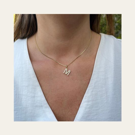 Collar Letra con Circones