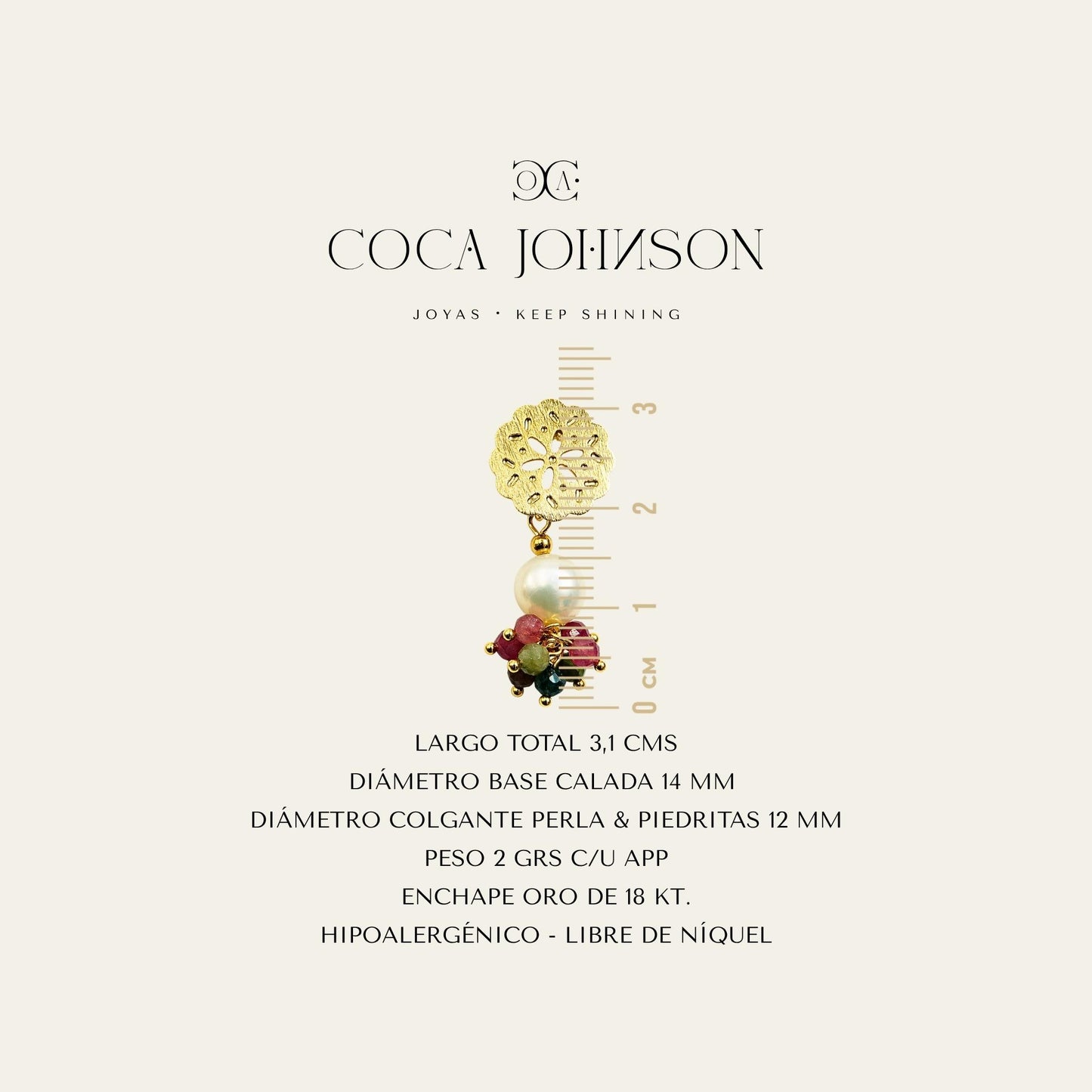 Aros con base de flor enchapada en oro 18k , perla de rio y piedras de color turmalina, frente y lado sobre fondo blanco - Coca Johnson Joyas - Chile
