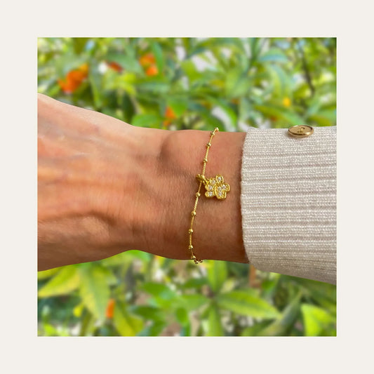 Pulsera_Doggy_Foto_Uso - Coca Johnson Joyas - Chile