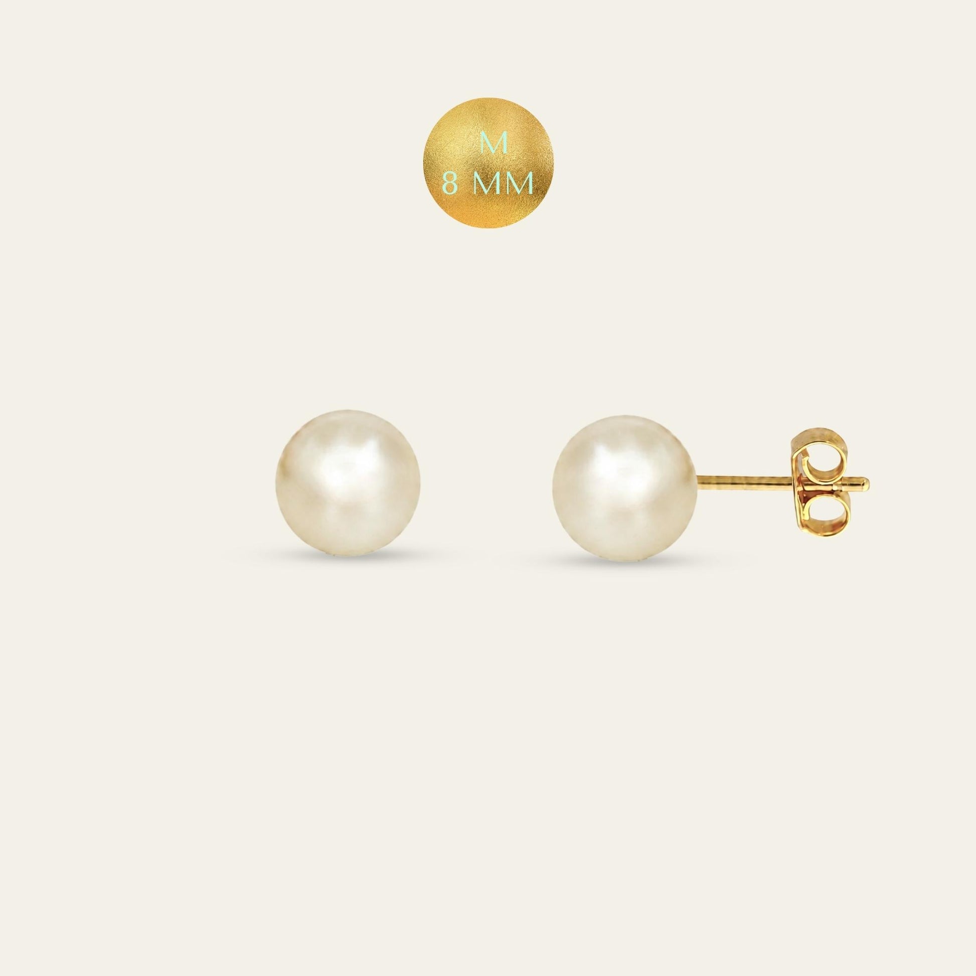 Aros de perlas de fantasía, enchapados en oro de 18 kt, frente y lado sobre fondo blanco talla M- Coca Johnson Joyas - Chile