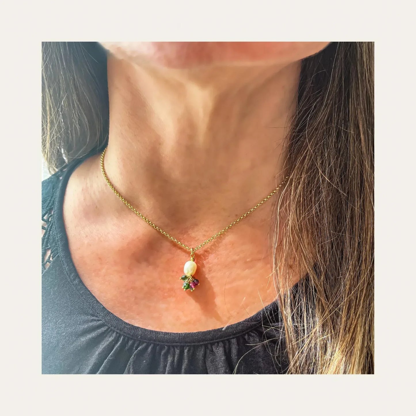 Collar enchape oro 18k con perla de rio y piedras turmalina uso solo - Coca Johnson Joyas - Chile