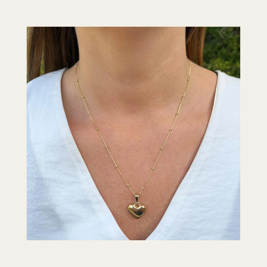 Sara_Cadena_Bolitas_uso_solo - Coca Johnson Joyas - Chile